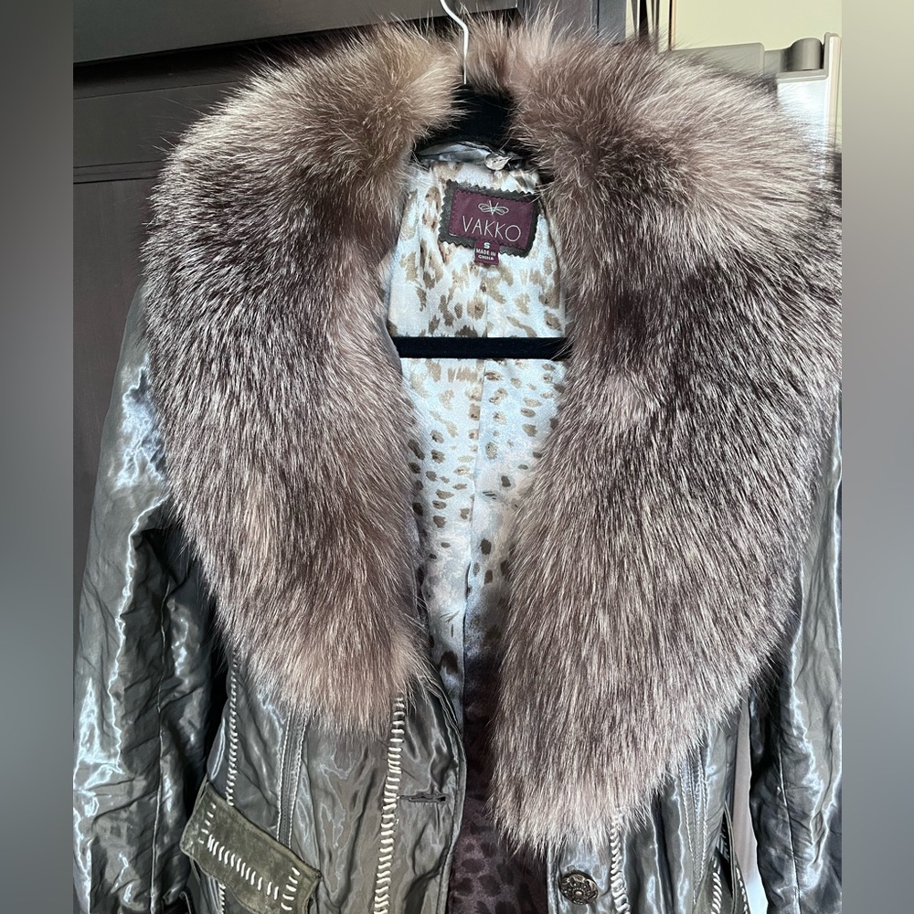 Vakko Women's Metallic Gray Jacket with Fur Collar